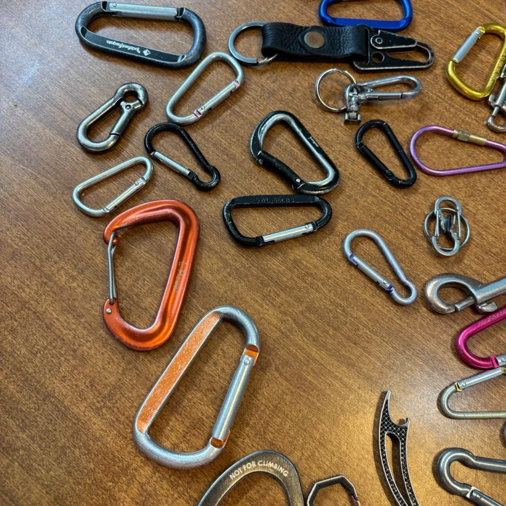 Mixed Color Aluminum Carabiner Key & Card Holder Set